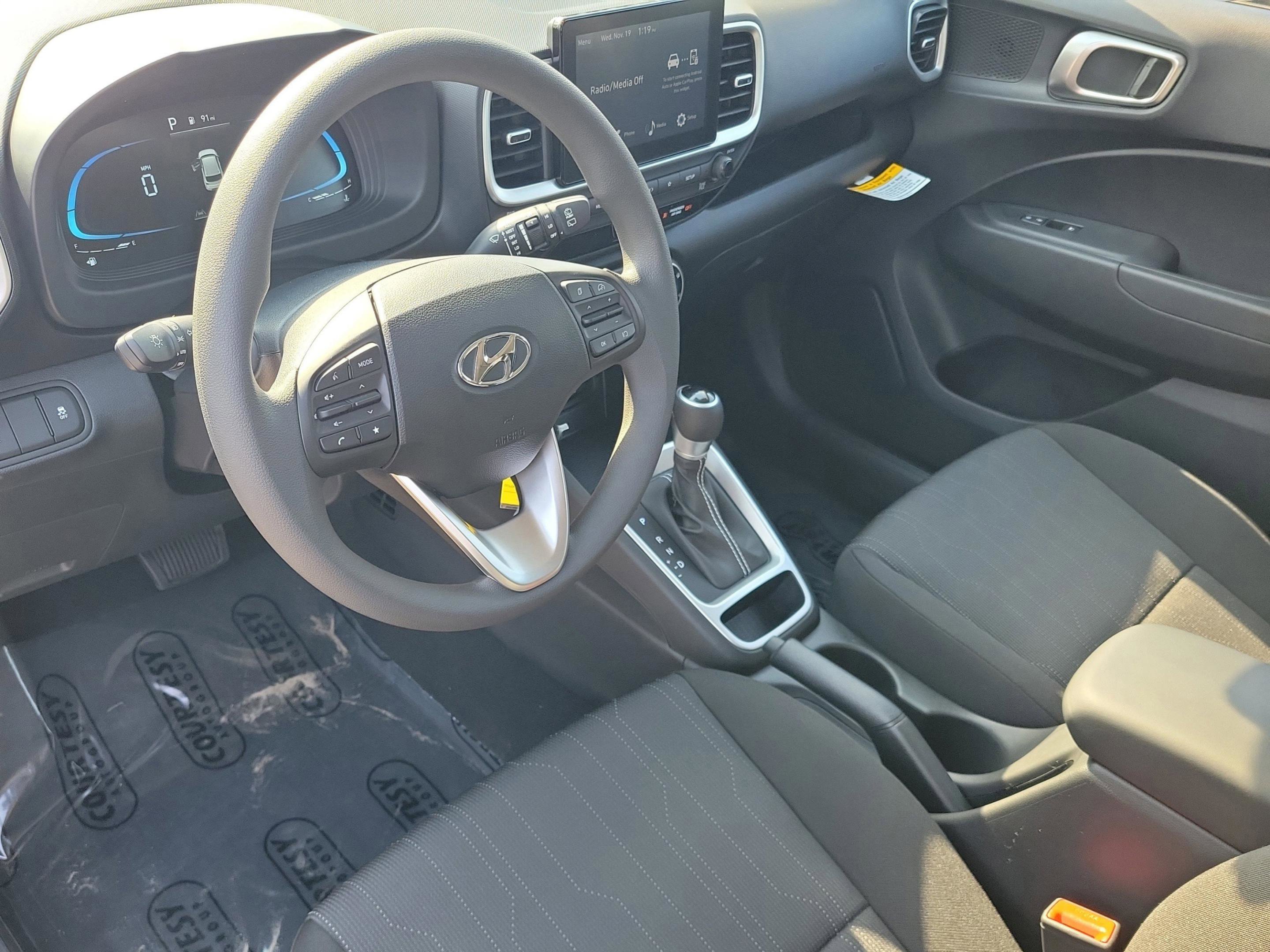 New 2026 Hyundai Venue SE image 21