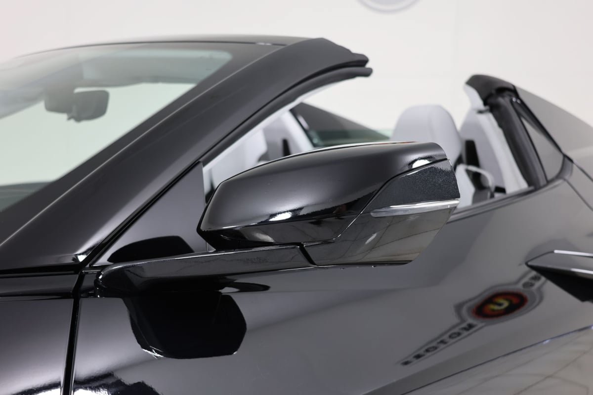 Used 2025 Chevrolet Corvette Stingray Premium Conv w/ Z51 Performance Package RWD image 49