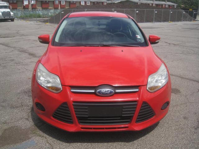 Used 2014 Ford Focus SE w/ SE Winter Package image 2