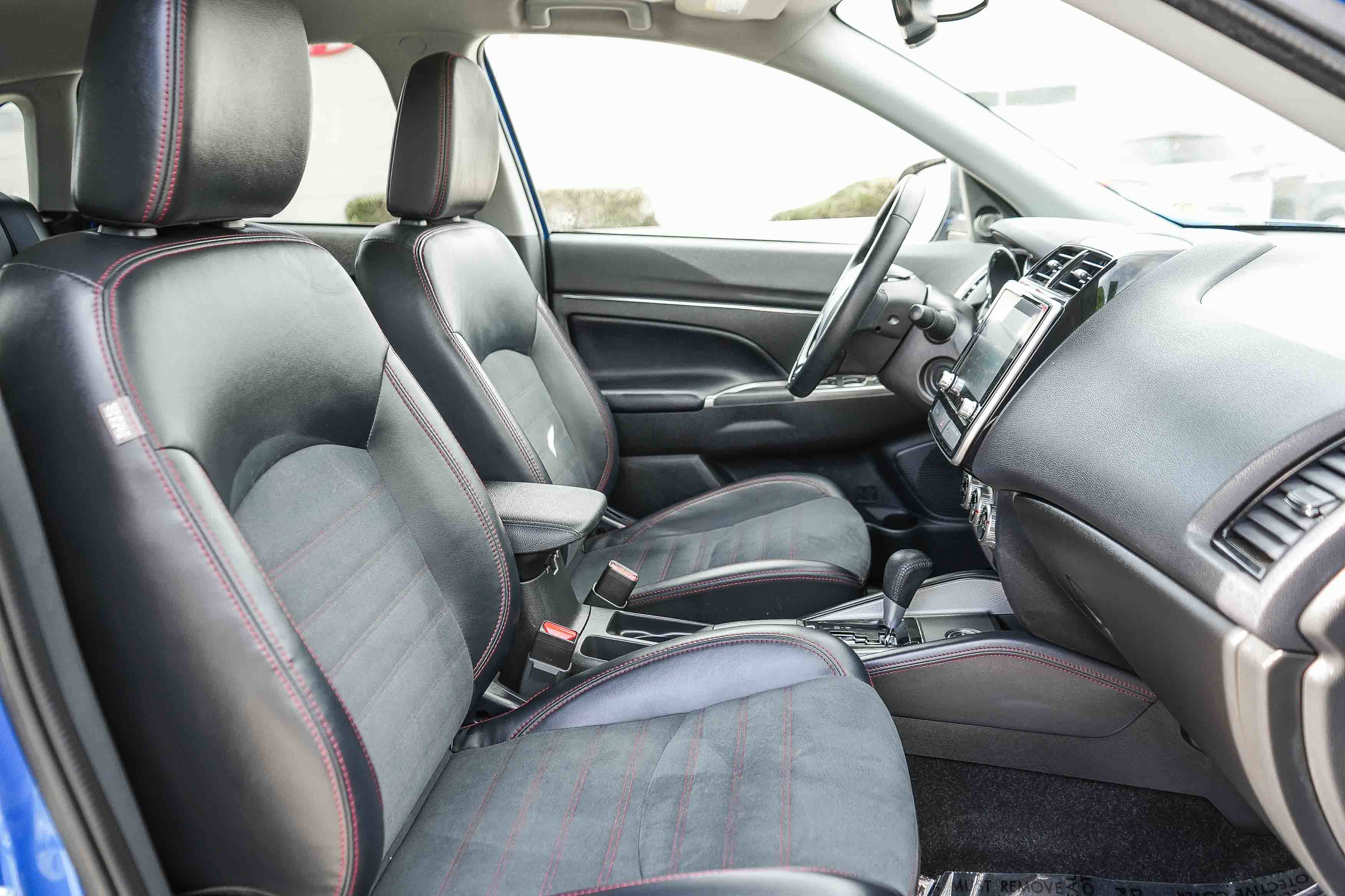 Used 2024 Mitsubishi Outlander Sport SE image 16