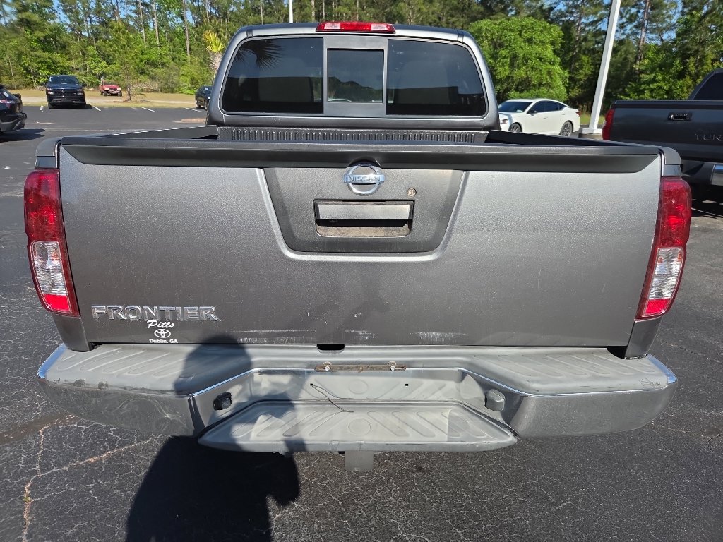 Used 2016 Nissan Frontier SV image 5