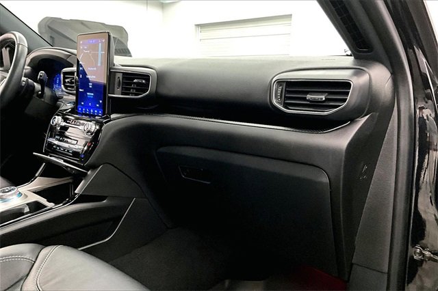 Used 2023 Ford Explorer ST w/ Technology Package image 16