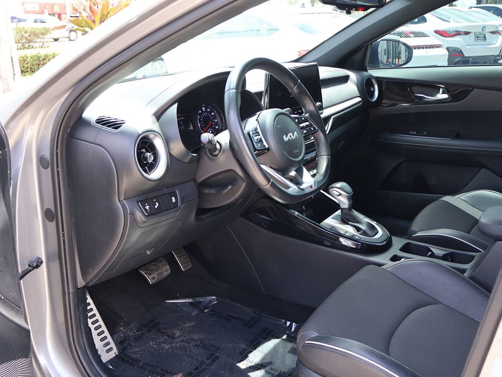 Used 2024 Kia Forte GT-Line w/ GT-Line Premium Package FWD image 28