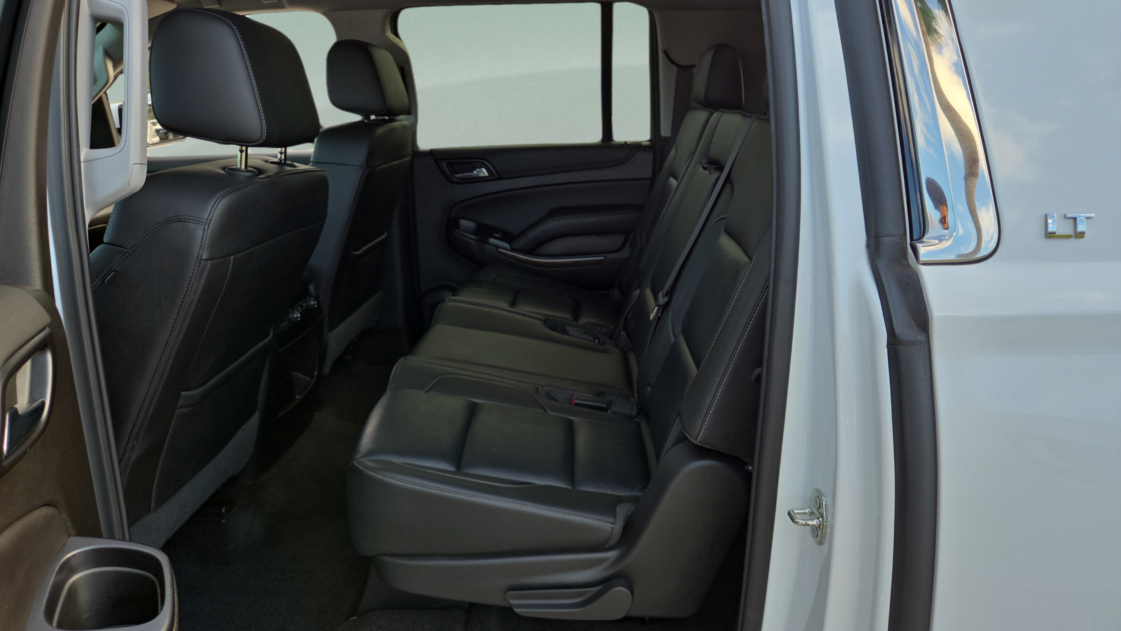 Used 2018 Chevrolet Suburban LT RWD image 11