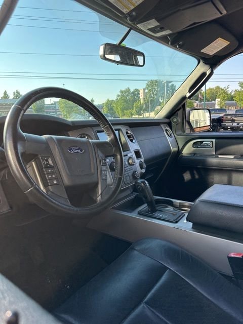 Used 2017 Ford Expedition XLT w/ Equipment Group 202A RWD image 19