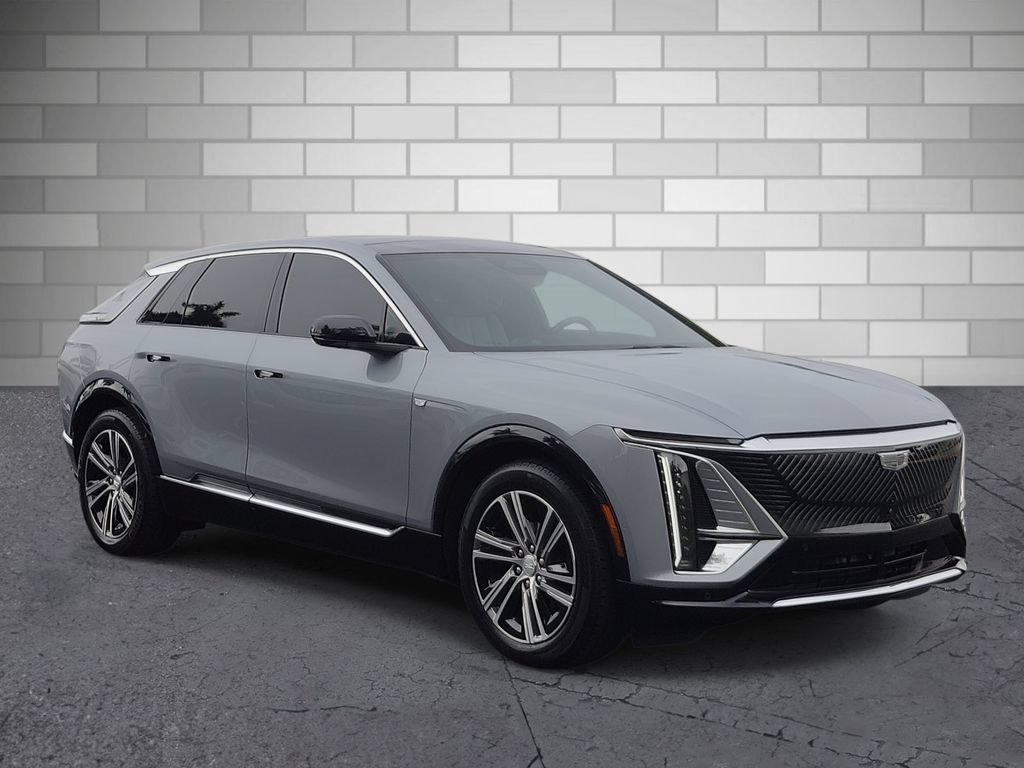 Certified 2024 Cadillac Lyriq Luxury AWD/4WD image 7