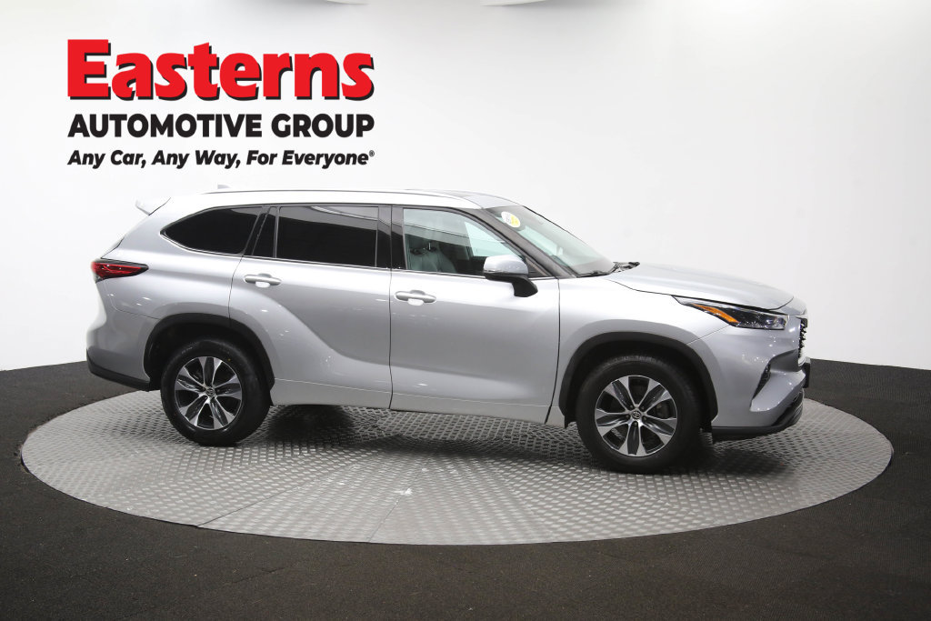 Used 2021 Toyota Highlander XLE FWD image 53
