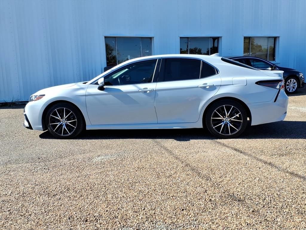 Used 2023 Toyota Camry SE w/ Audio Upgrade Package image 2