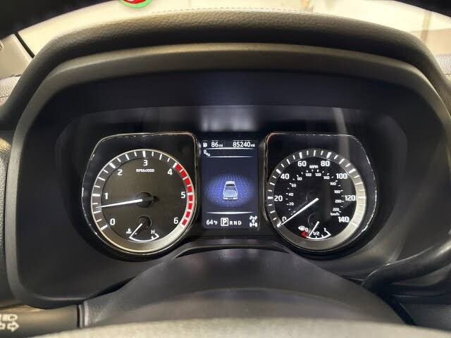 Used 2018 Nissan Titan SL w/ Chrome Package AWD/4WD image 31