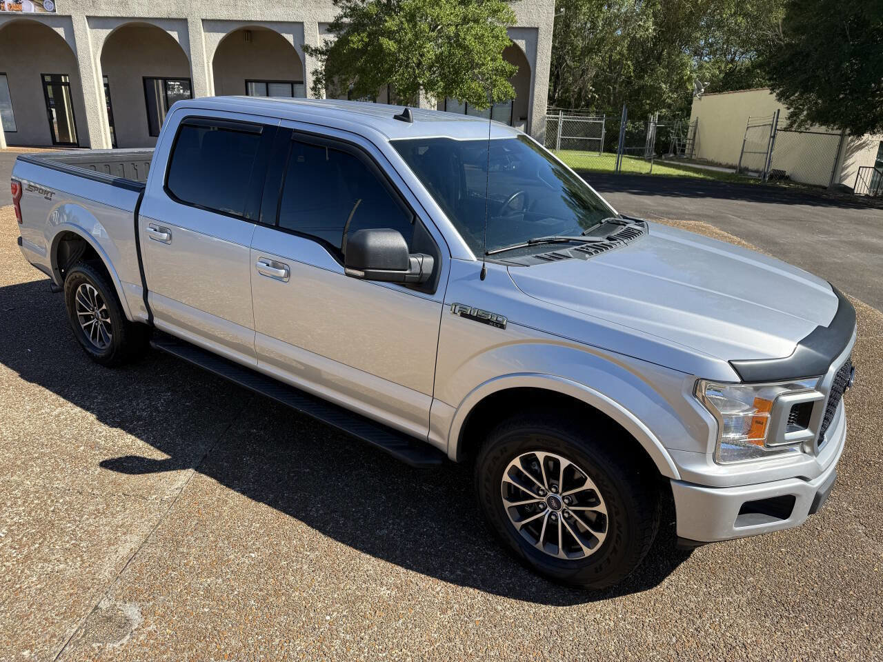 Used 2019 Ford F150 XLT w/ Equipment Group 302A Luxury image 3