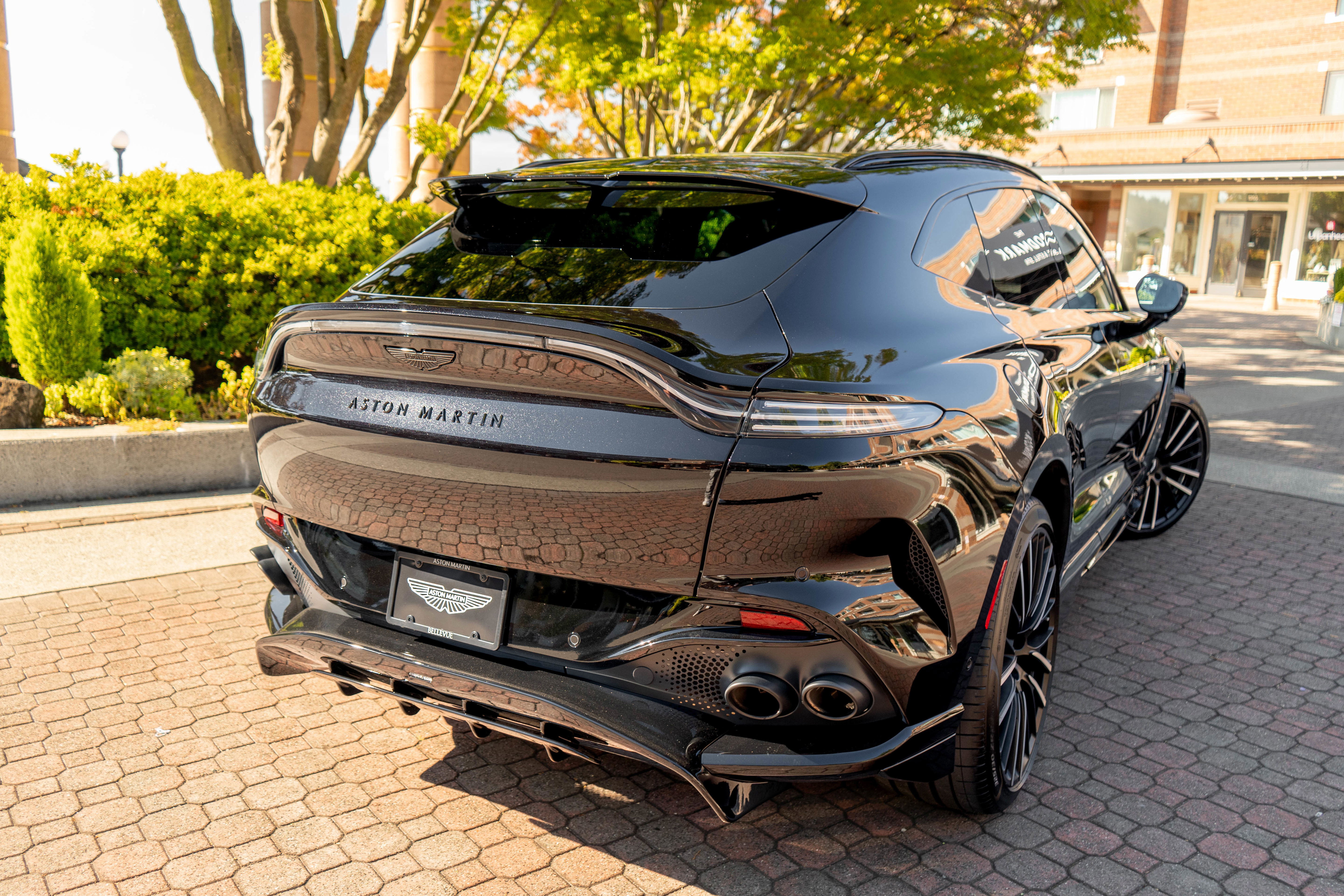 Used 2025 Aston Martin DBX 707 image 58