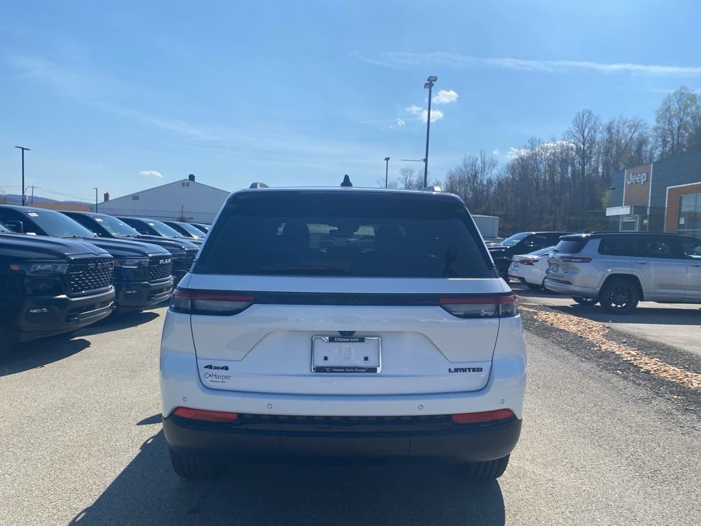 Used 2023 Jeep Grand Cherokee Limited w/ Black Appearance Package image 3