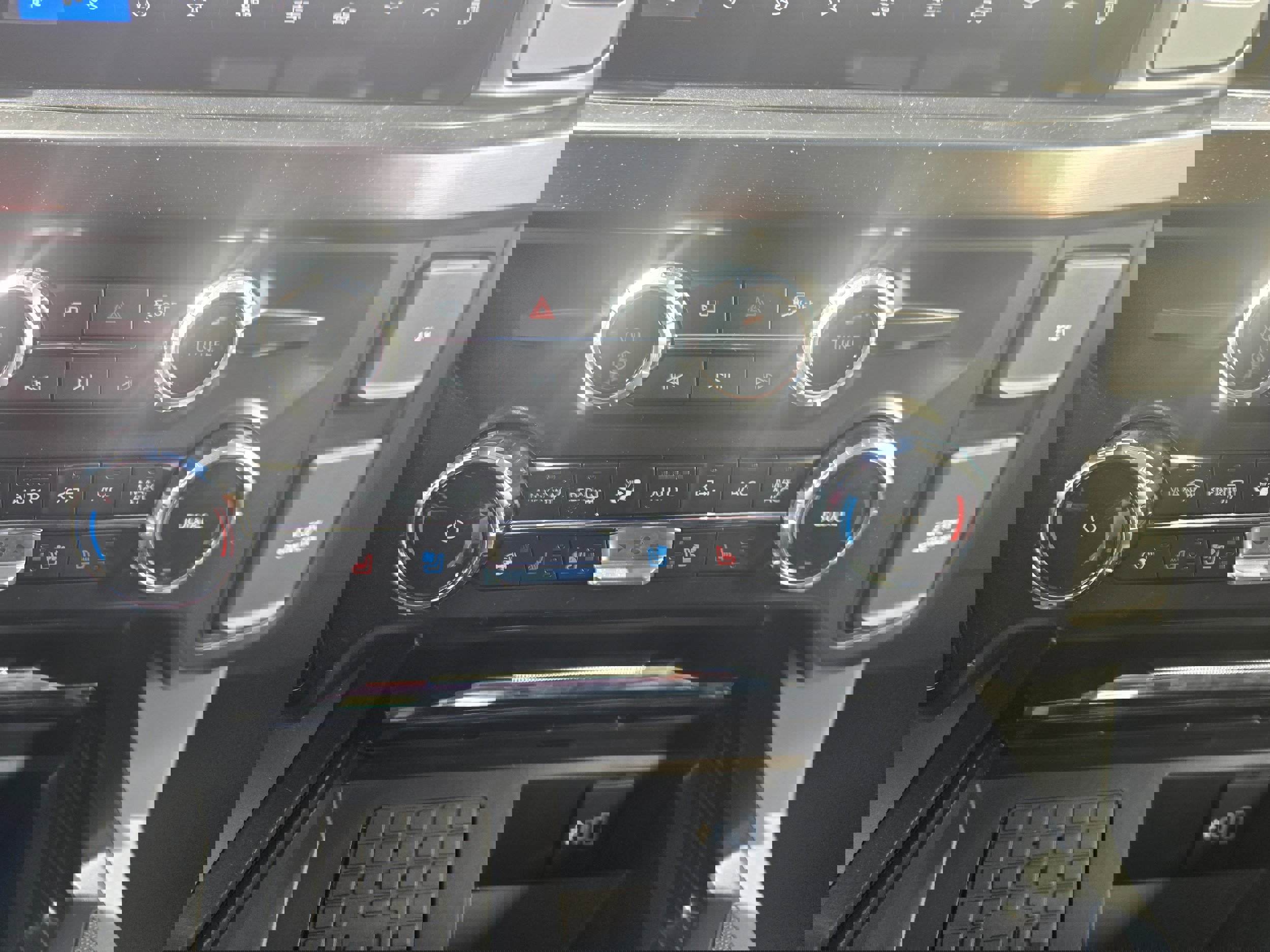 New 2026 Ford F250 Lariat w/ Black Appearance Package image 23