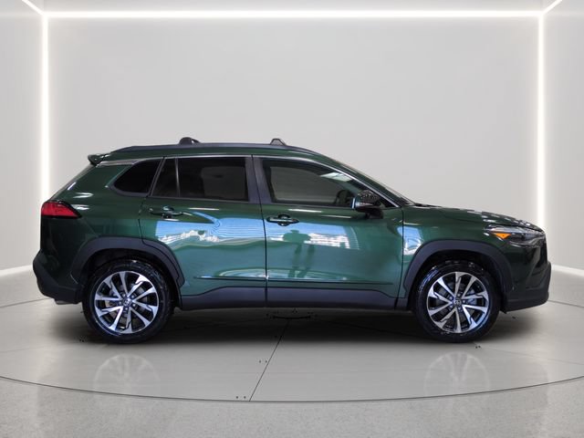 Used 2022 Toyota Corolla Cross XLE w/ Convenience Package AWD/4WD image 6