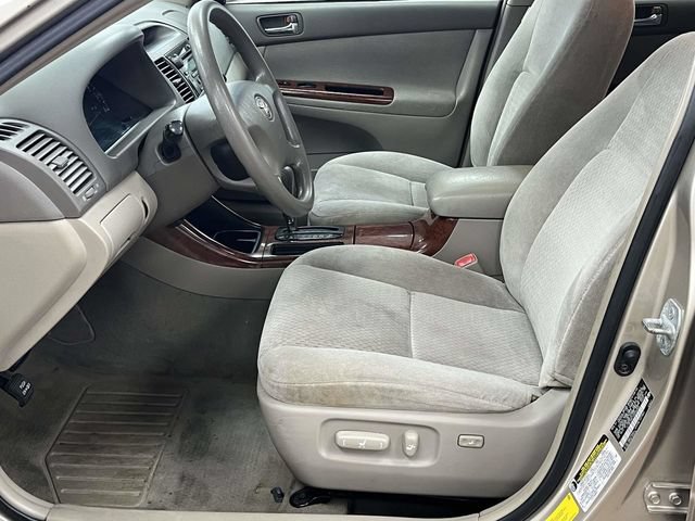 Used 2004 Toyota Camry XLE FWD image 13