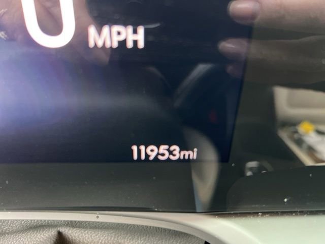 Used 2024 Buick Encore GX Avenir w/ Avenir Technology Package image 12