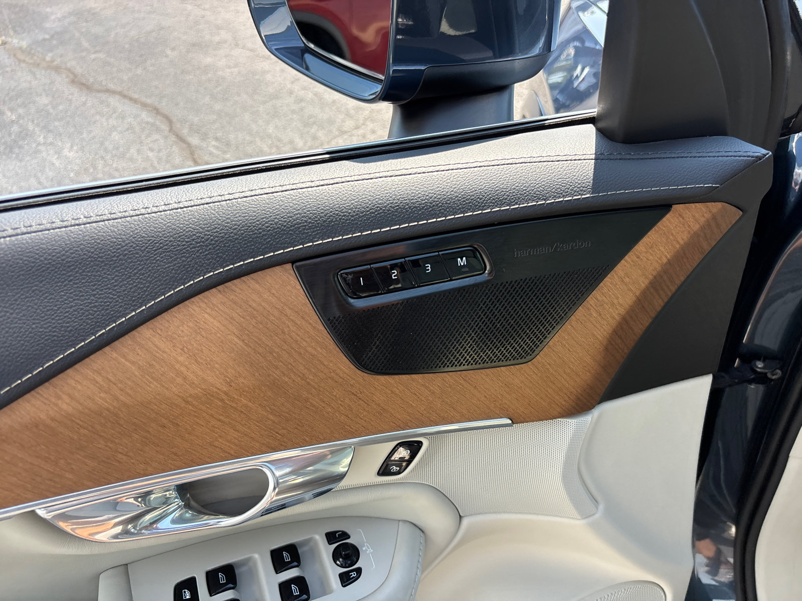 Used 2019 Volvo XC90 T6 Inscription w/ Advanced Package AWD/4WD image 12