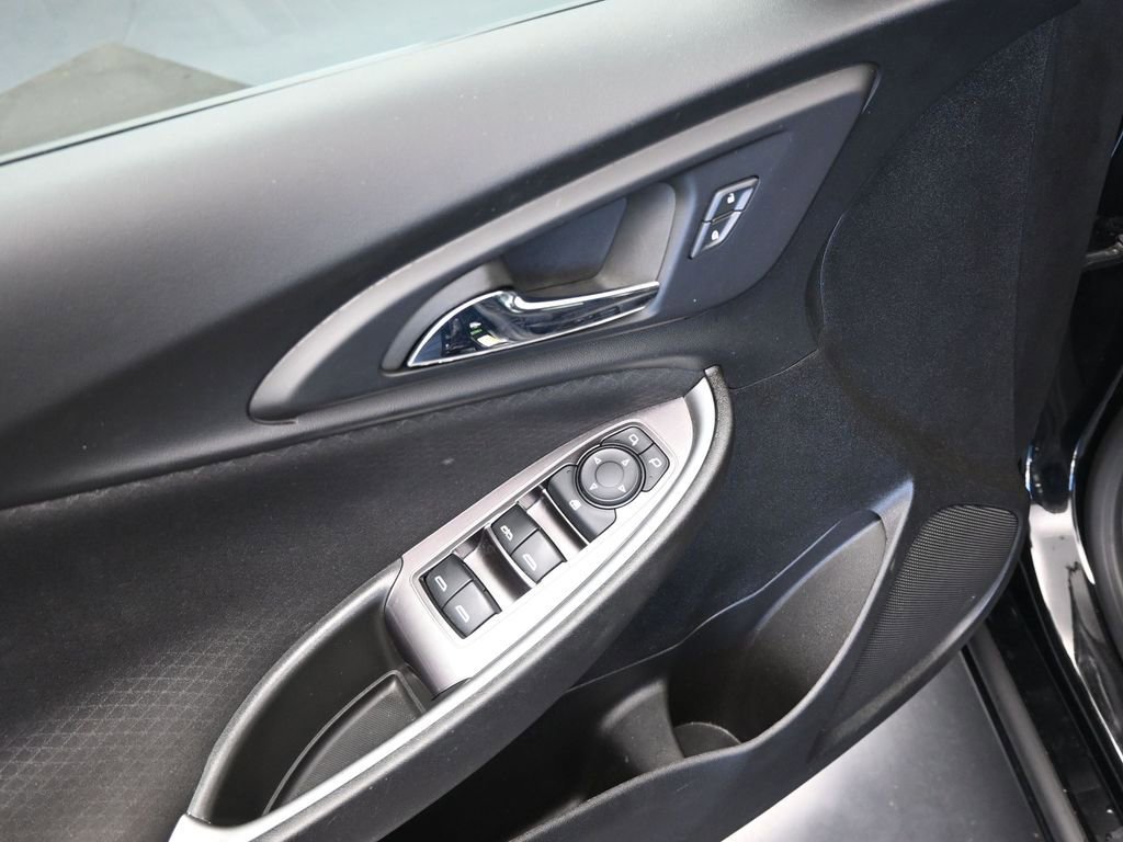 Used 2023 Chevrolet Malibu LT image 24