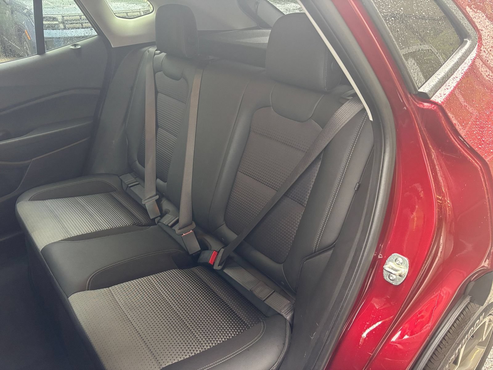Used 2025 Chevrolet Trax LT w/ LT Convenience Package FWD image 35