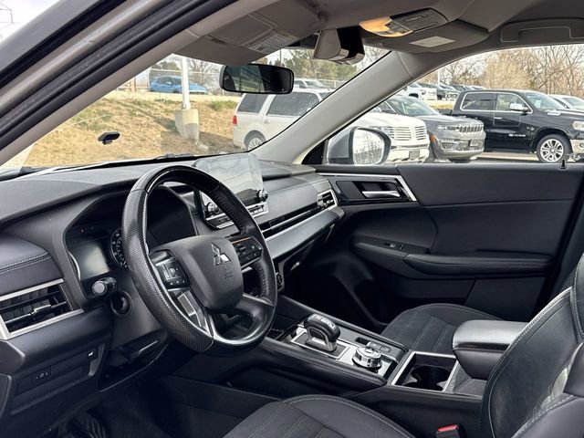 Used 2023 Mitsubishi Outlander SE image 11