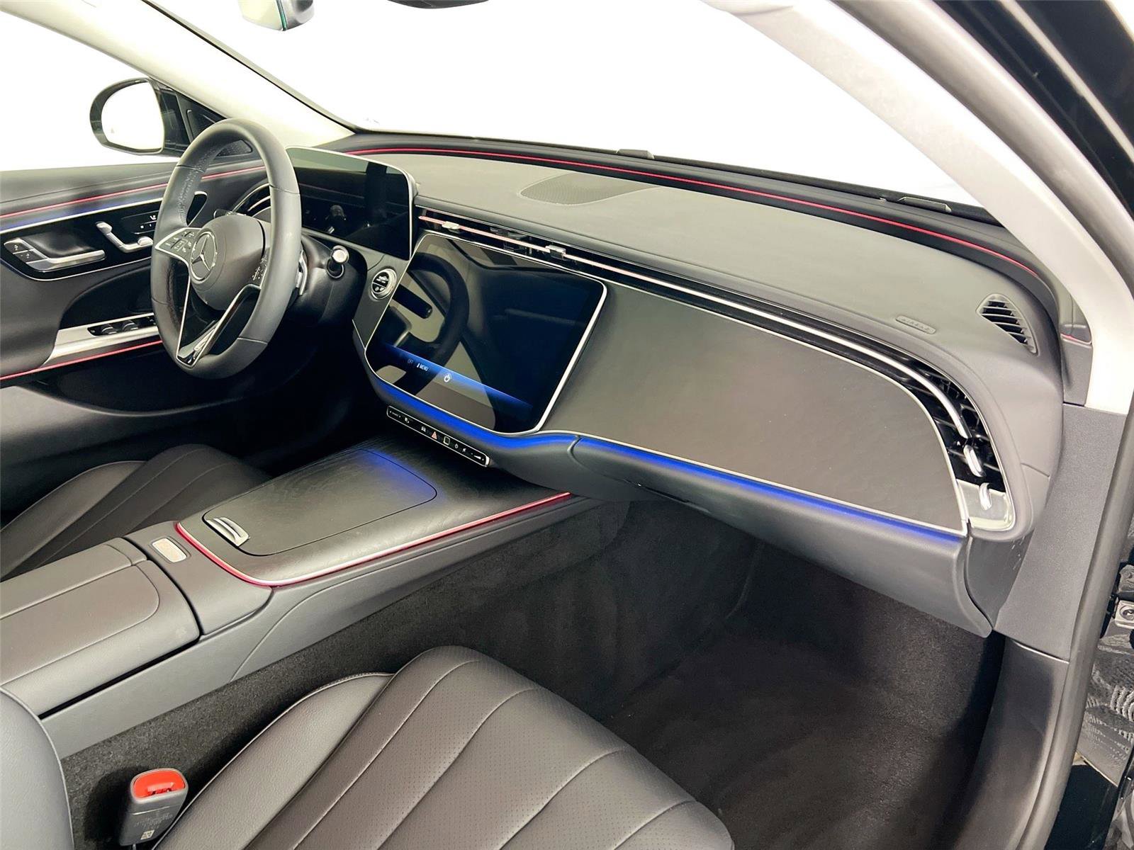 Used 2025 Mercedes-Benz E 350 4MATIC Sedan image 29