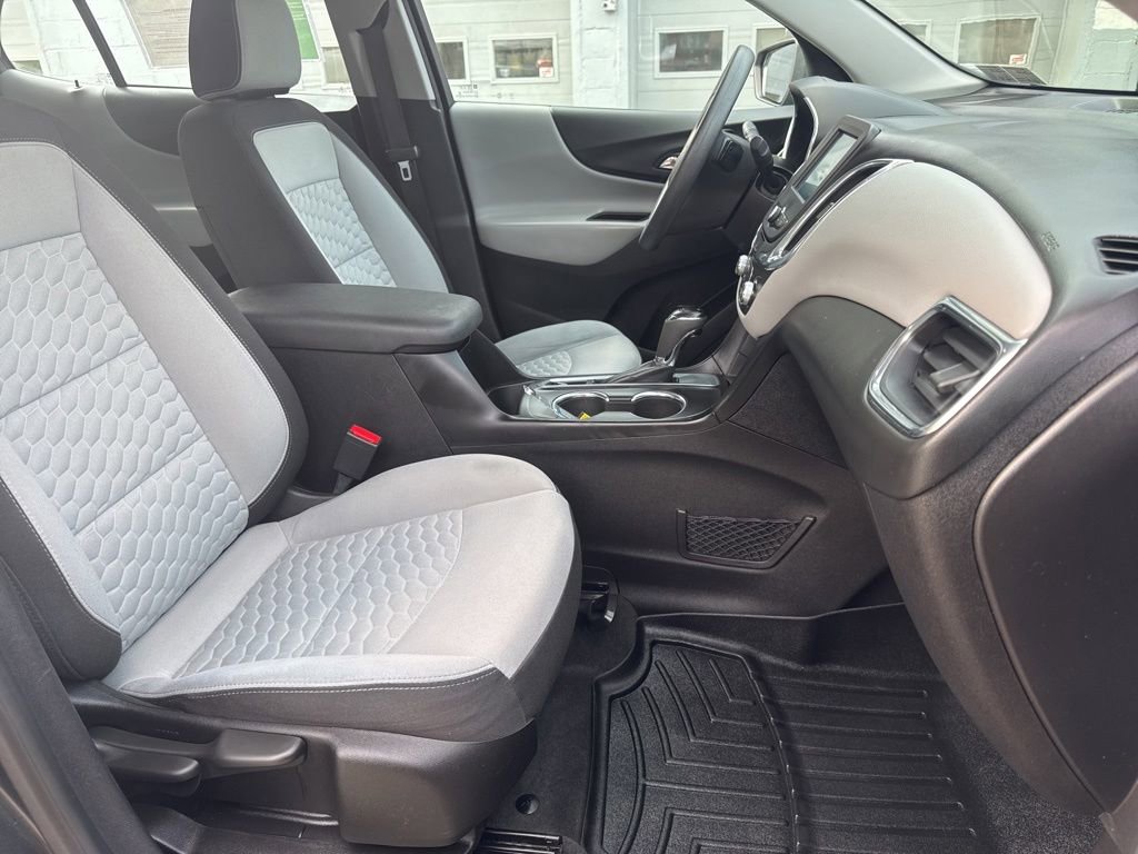 Used 2018 Chevrolet Equinox LS FWD image 12