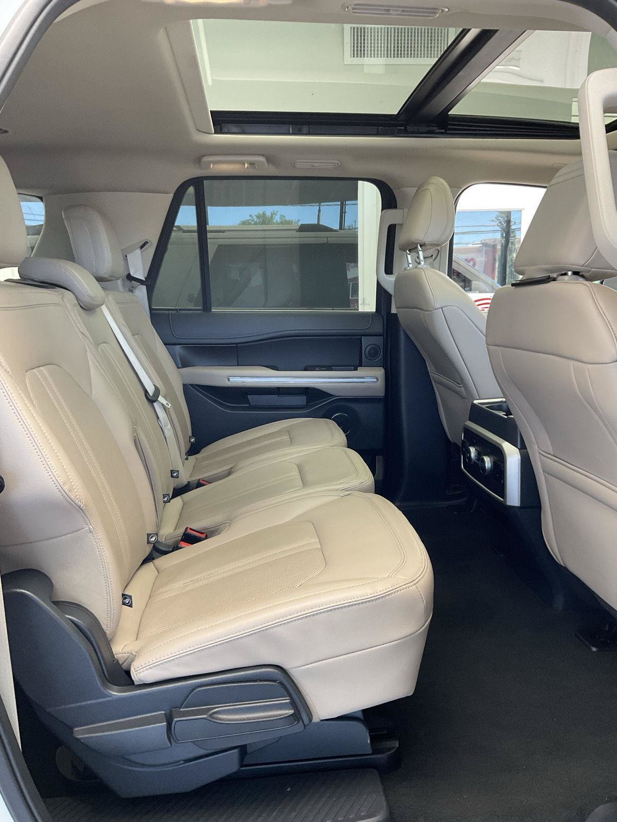 Used 2024 Ford Expedition Max Limited AWD/4WD image 17