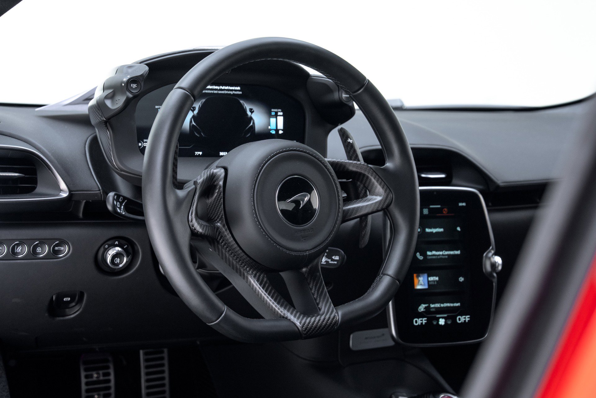 Used 2024 McLaren Artura image 31