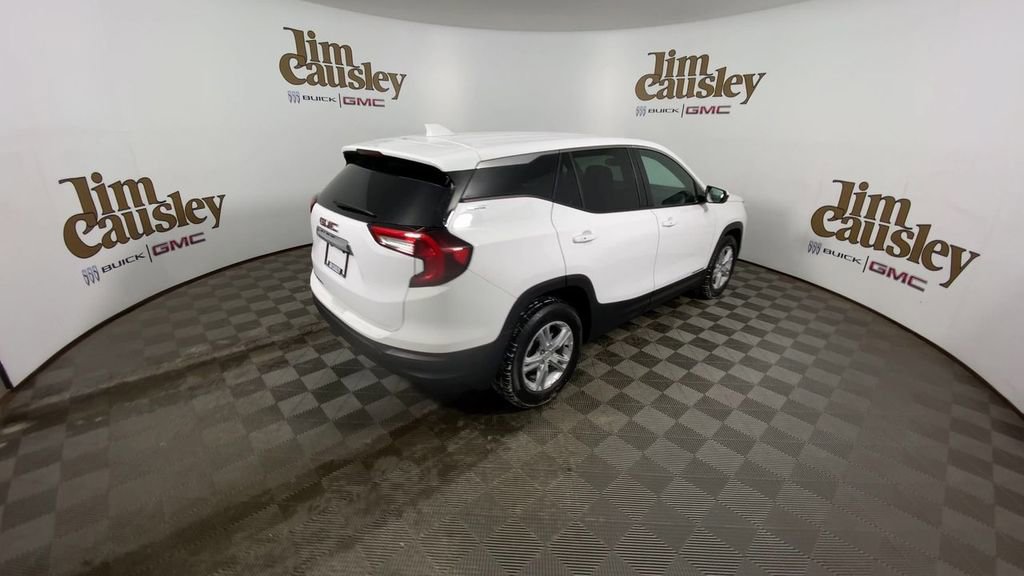 Used 2023 GMC Terrain SLE image 8