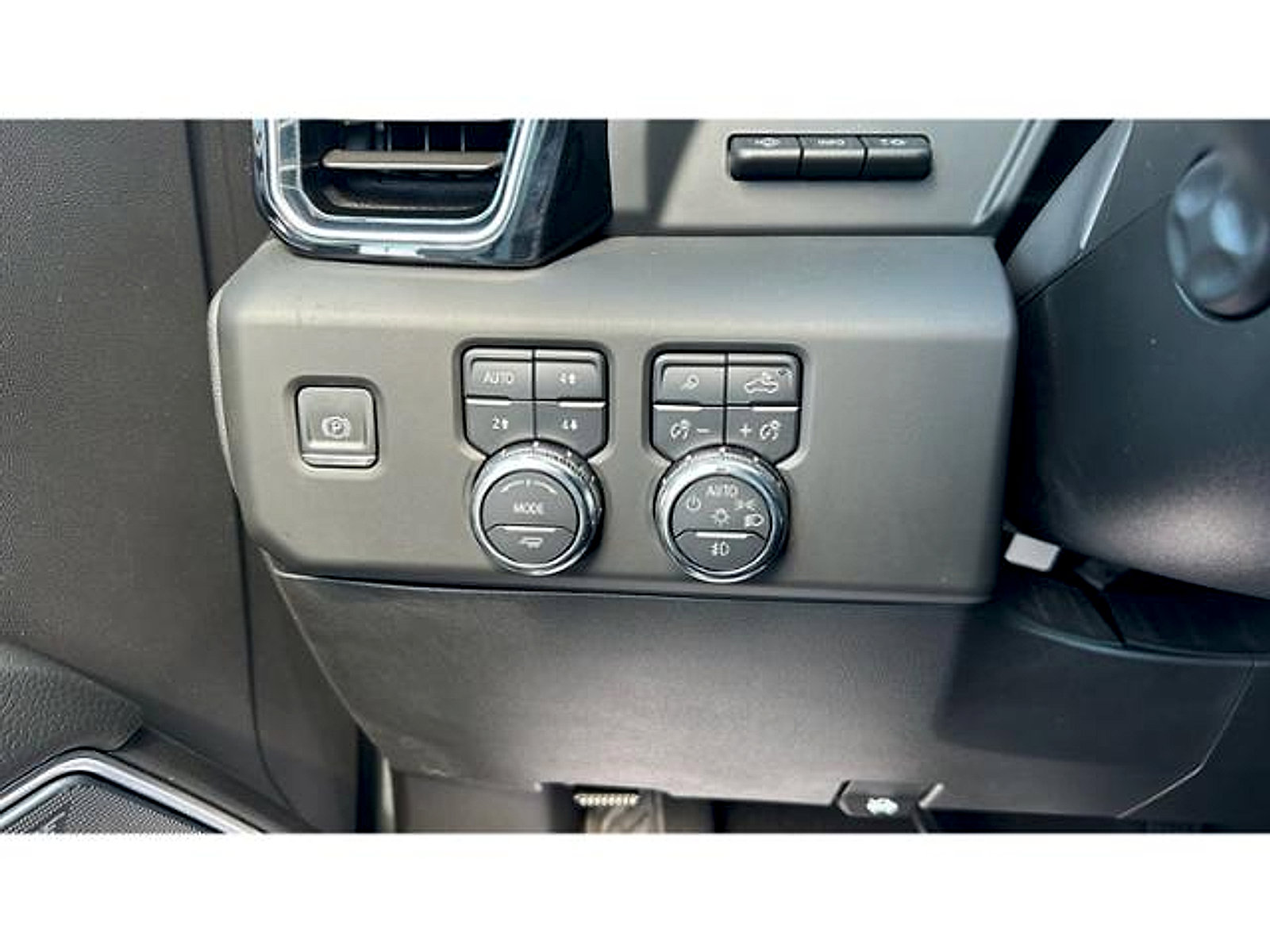Used 2024 GMC Sierra 1500 Denali image 19