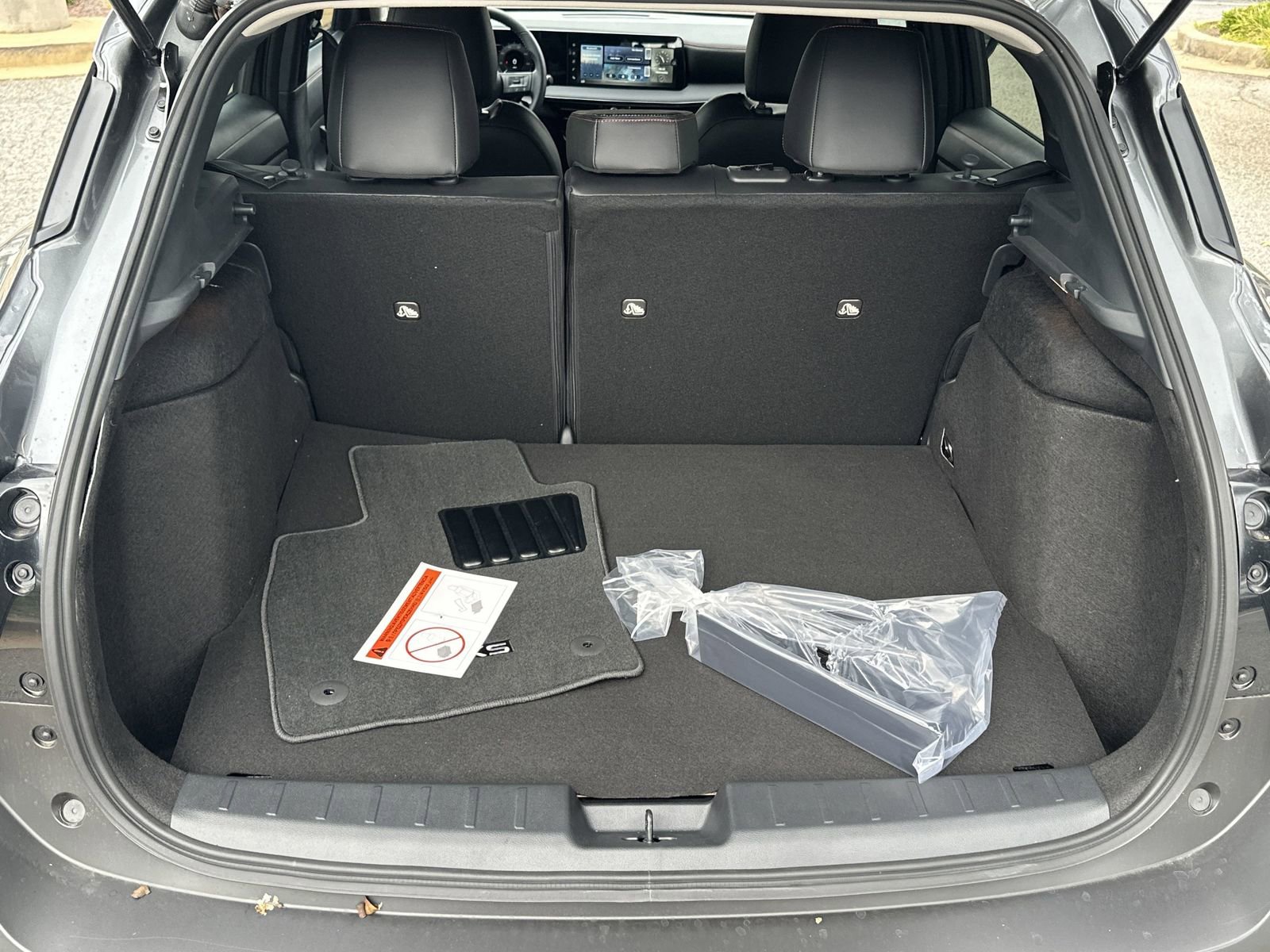 New 2025 Nissan Kicks SR image 26