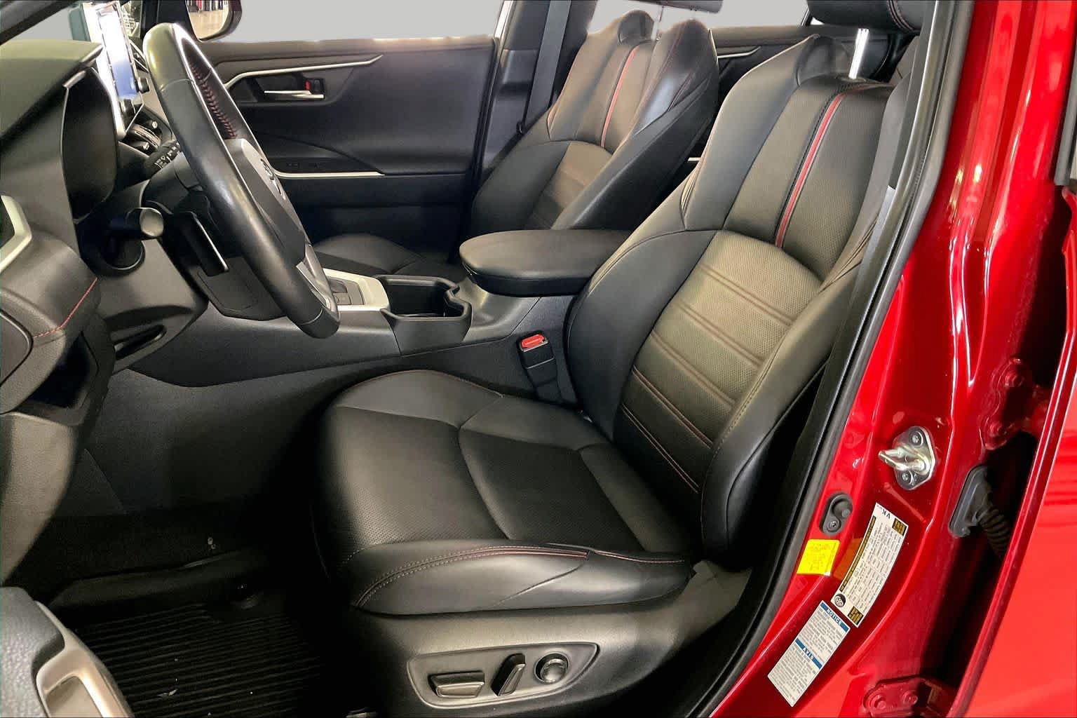 Used 2022 Toyota RAV4 XSE w/ Premium Package AWD/4WD image 7