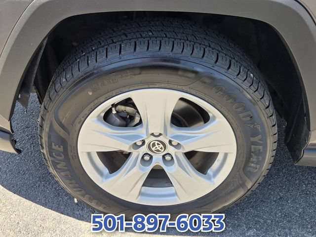 Used 2021 Toyota RAV4 XLE FWD image 16