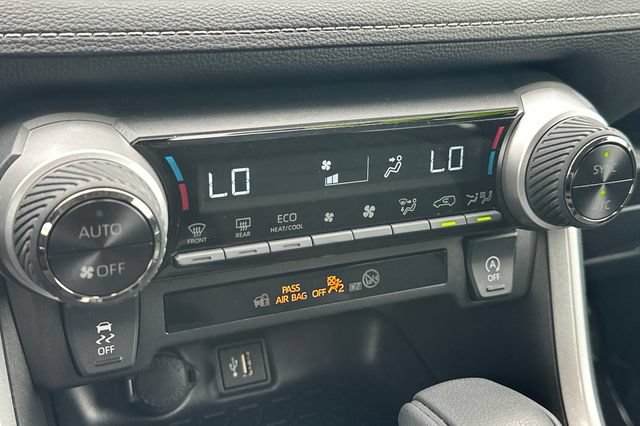 Used 2025 Toyota RAV4 XLE FWD image 25