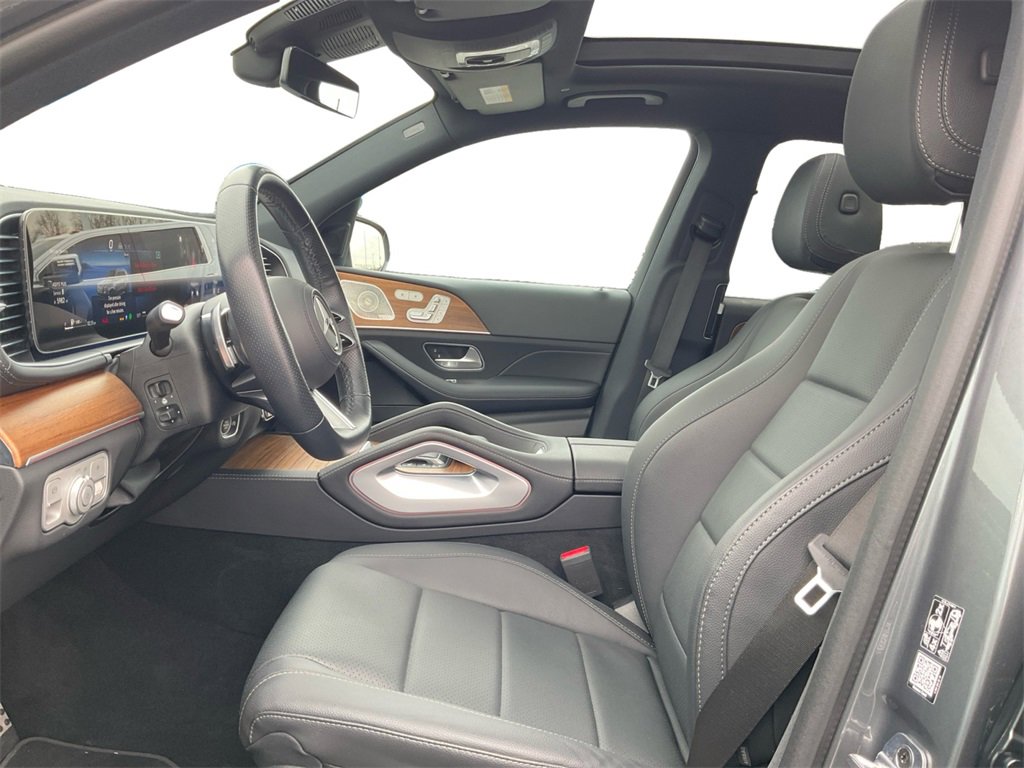 Used 2025 Mercedes-Benz GLS 450 4MATIC image 22