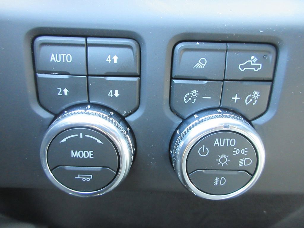New 2026 GMC Sierra 3500 AT4 w/ AT4 Premium Plus Package AWD/4WD image 17