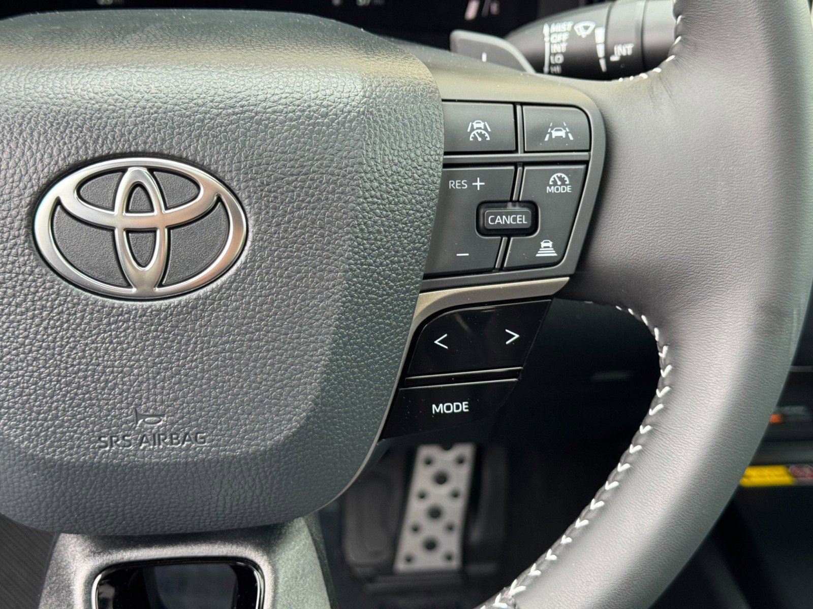 Used 2026 Toyota Camry SE w/ Multimedia Upgrade Package FWD image 21