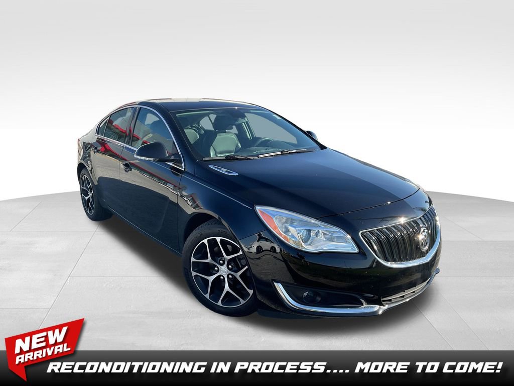 Used 2017 Buick Regal Sport Touring image 1