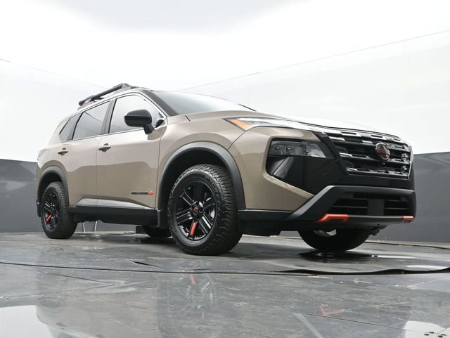 Used 2025 Nissan Rogue SV image 24