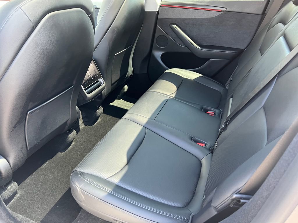 Used 2026 Tesla Model Y Long Range image 11