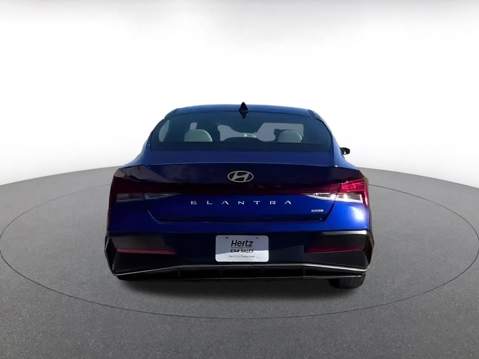 Used 2025 Hyundai Elantra Limited image 12