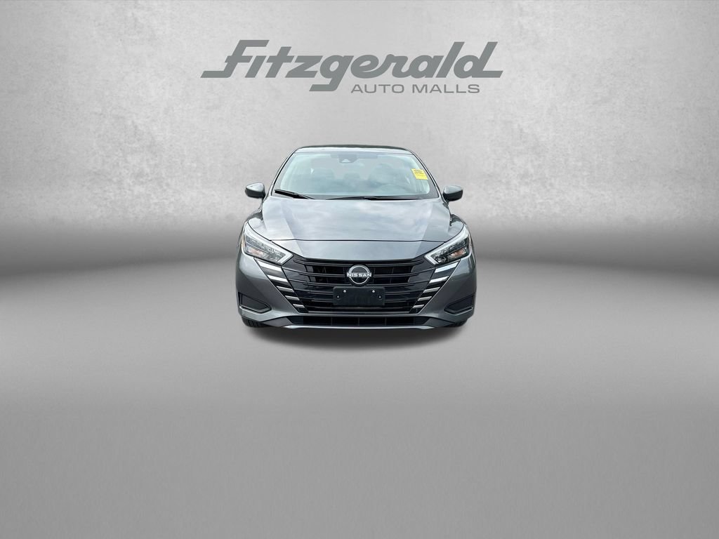 Used 2025 Nissan Versa SV FWD image 2