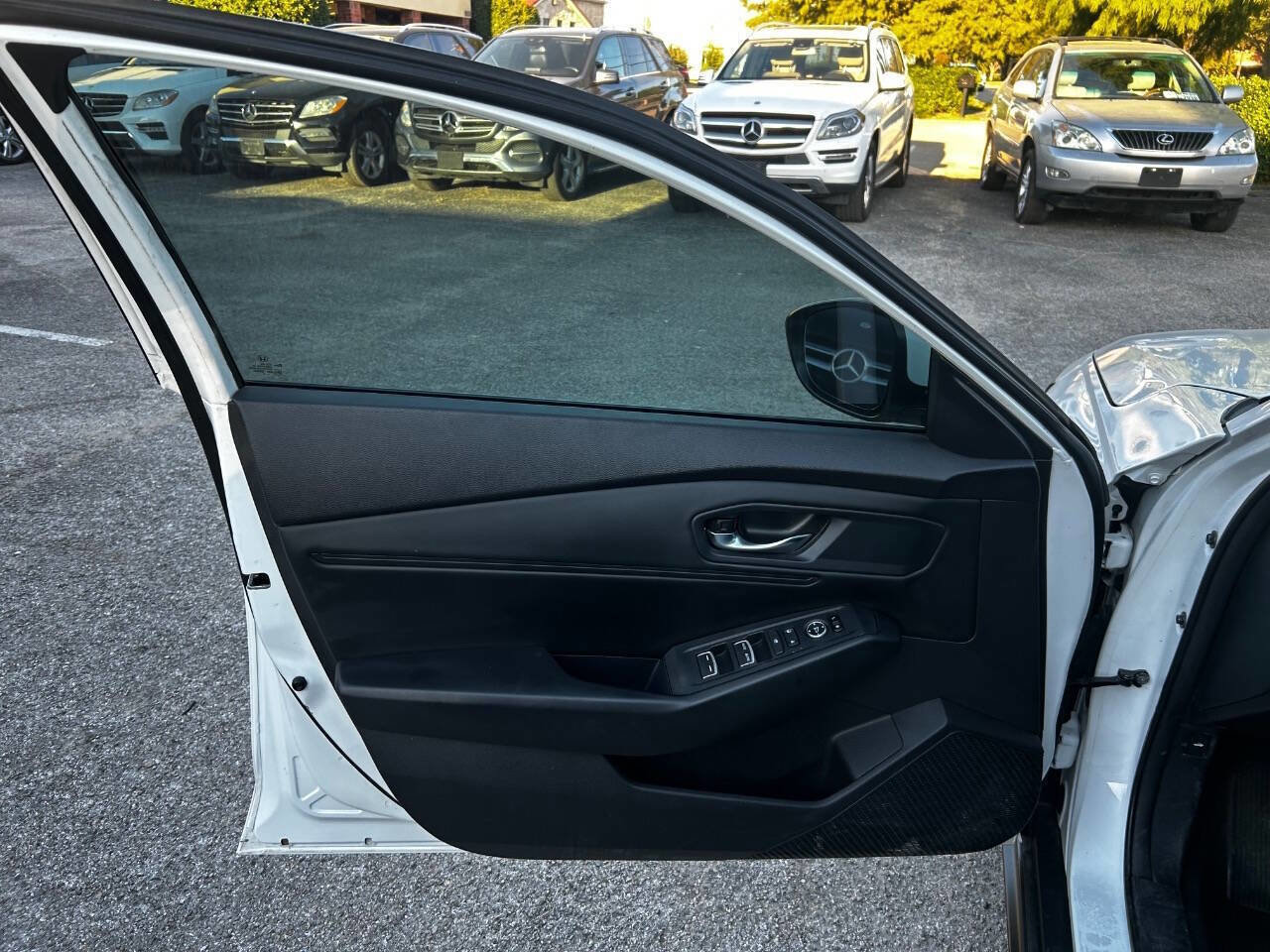 Used 2023 Honda Accord EX image 9