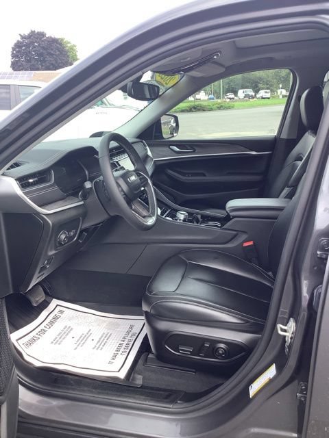 Certified 2023 Jeep Grand Cherokee L Limited AWD/4WD image 21