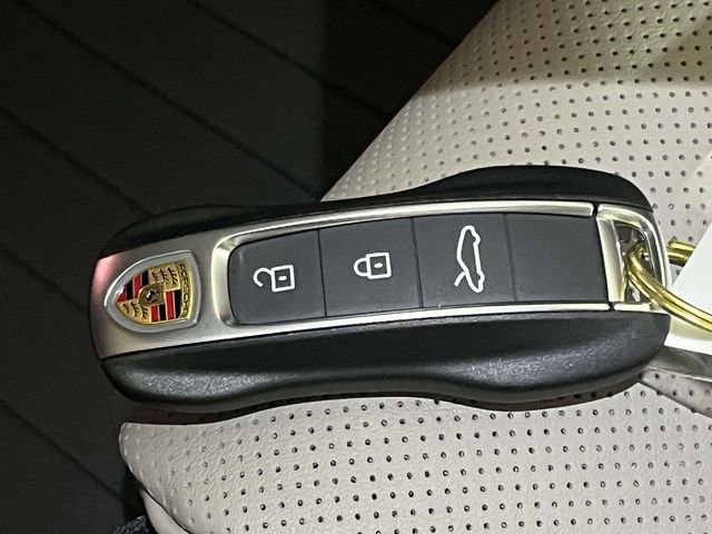 Certified 2025 Porsche 911 Carrera image 38