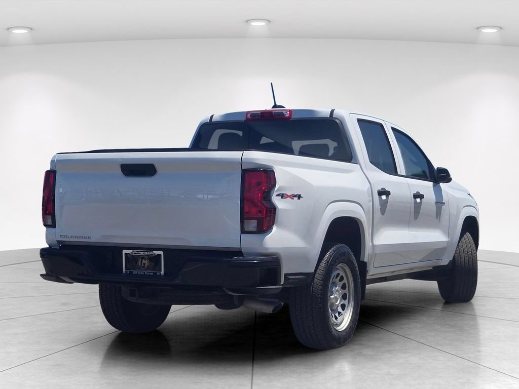 Used 2025 Chevrolet Colorado W/T AWD/4WD image 4