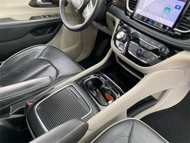 Used 2023 Chrysler Pacifica Limited image 22