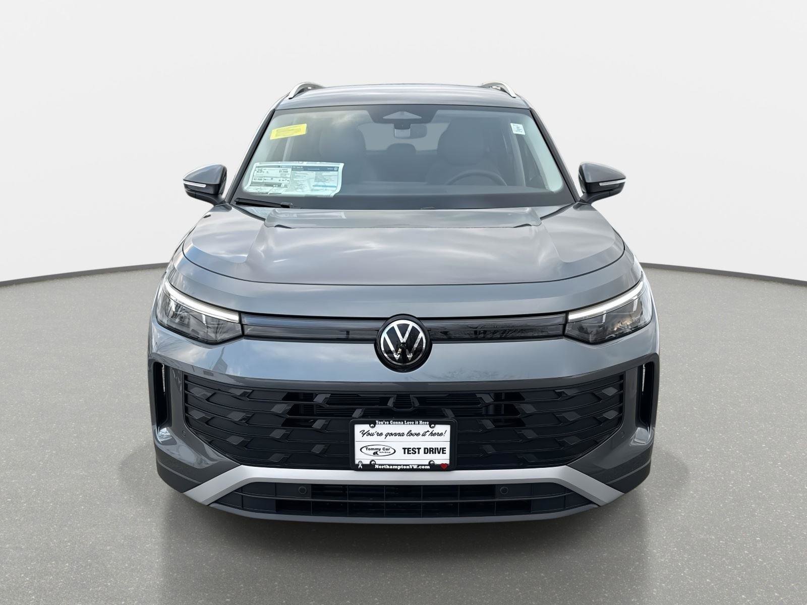 New 2026 Volkswagen Tiguan SE image 2