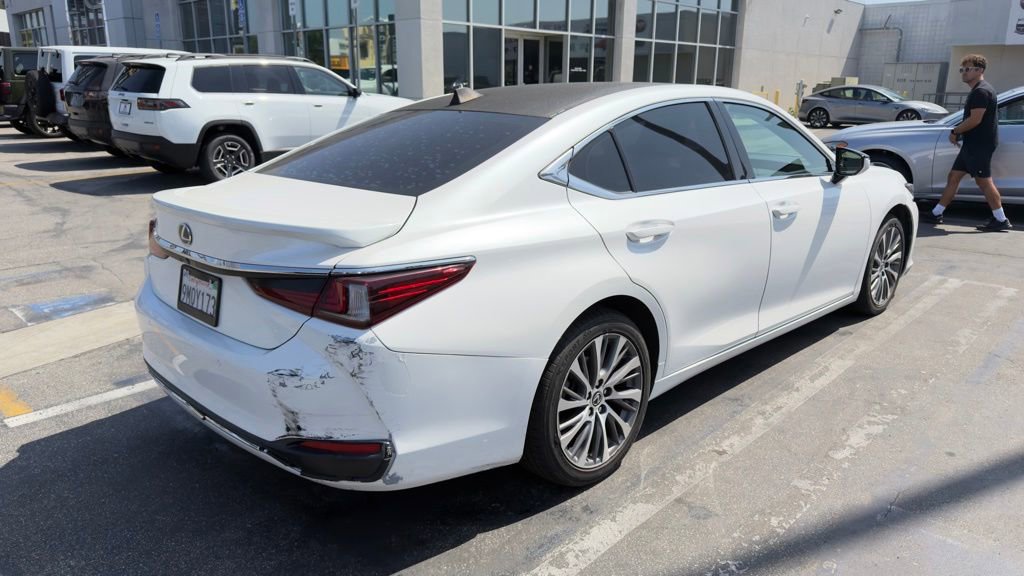 Used 2021 Lexus ES 300h w/ Premium Package FWD image 5