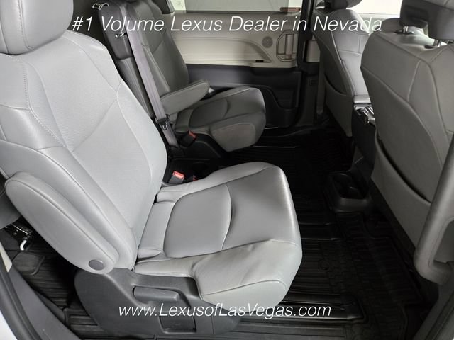Used 2023 Toyota Sienna XLE FWD image 20